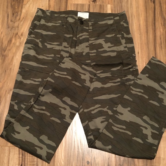 Caslon camo pants. - Picture 1 of 4